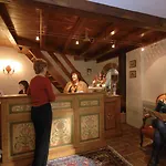 Hotell La Cour Du Bailli &