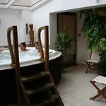La Cour Du Bailli & Hotell 3*