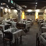 Hotell La Cour Du Bailli & 3*