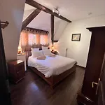 Hotell La Cour Du Bailli & 3*