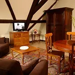 La Cour Du Bailli &