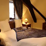 Hotell La Cour Du Bailli &