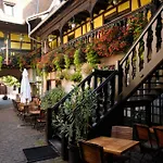 La Cour Du Bailli & Hotell