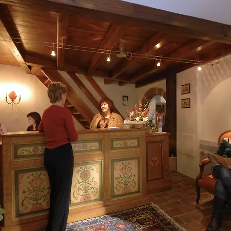 מלון La Cour Du Bailli &