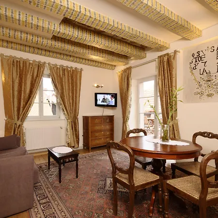 La Cour Du Bailli & מלון 3*