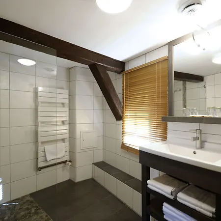 La Cour Du Bailli & 3*