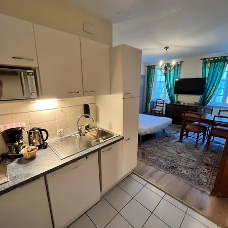 La Cour Du Bailli & Hotell 3*
