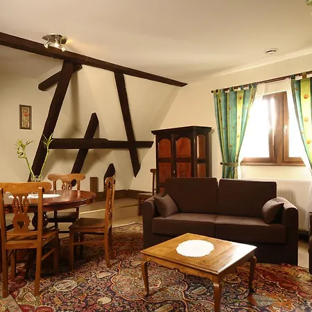 La Cour Du Bailli & Hotel Bergheim