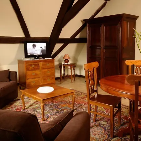 La Cour Du Bailli &