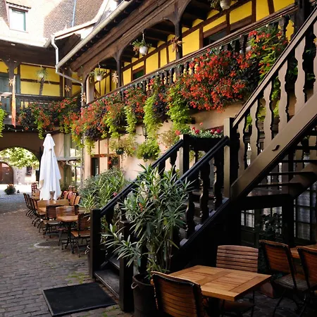 La Cour Du Bailli & Szálloda