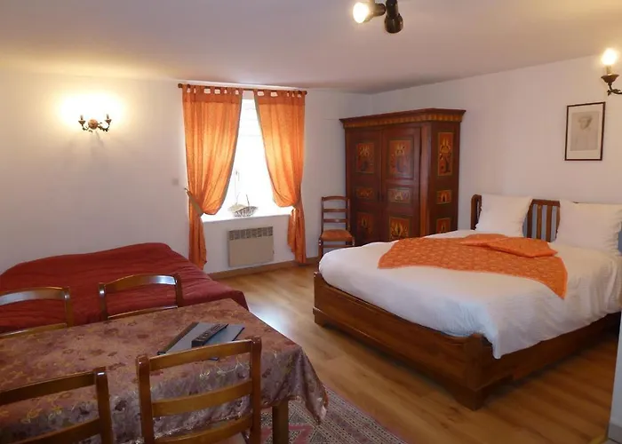 La Cour Du Bailli & 3*