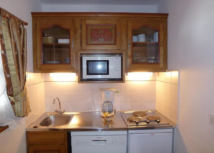 La Cour Du Bailli & Hotell 3*